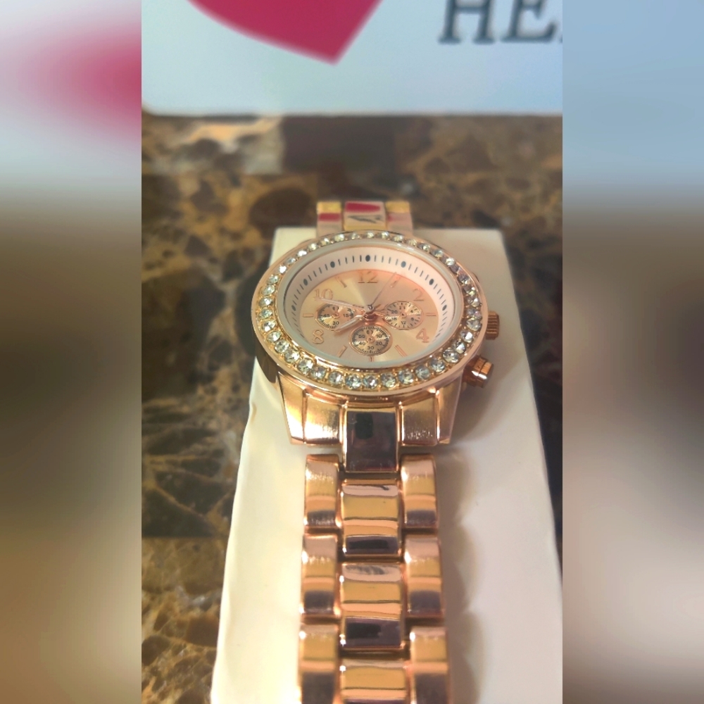 Merona Gold Pink 🩷 Watch - Picture 3 of 4